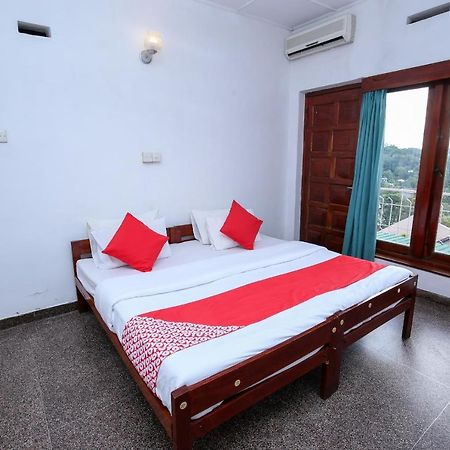 Oyo 436 Sandakelum Tourist Guest House Kandy Dış mekan fotoğraf