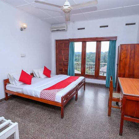 Oyo 436 Sandakelum Tourist Guest House Kandy Dış mekan fotoğraf
