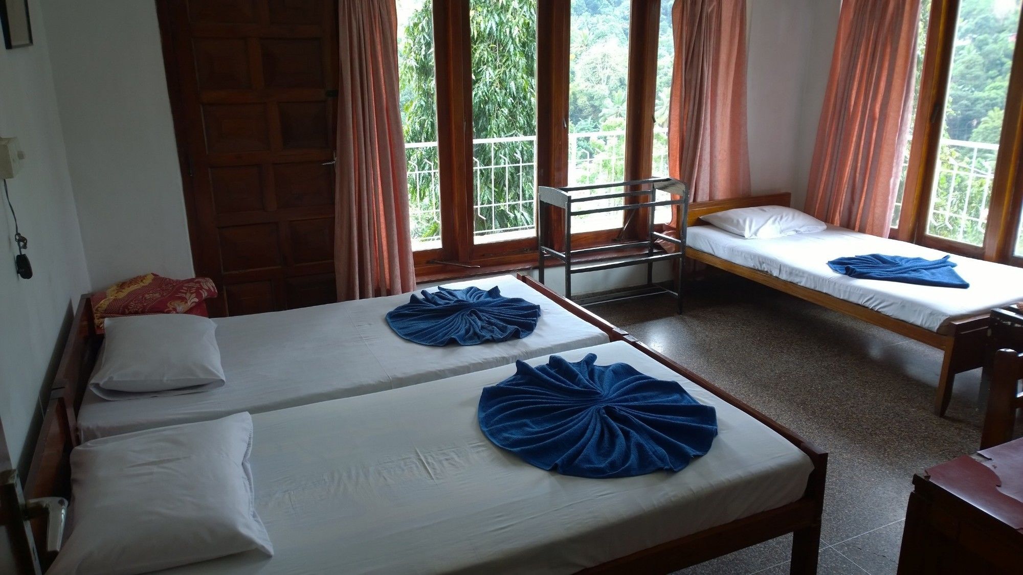 Oyo 436 Sandakelum Tourist Guest House Kandy Dış mekan fotoğraf
