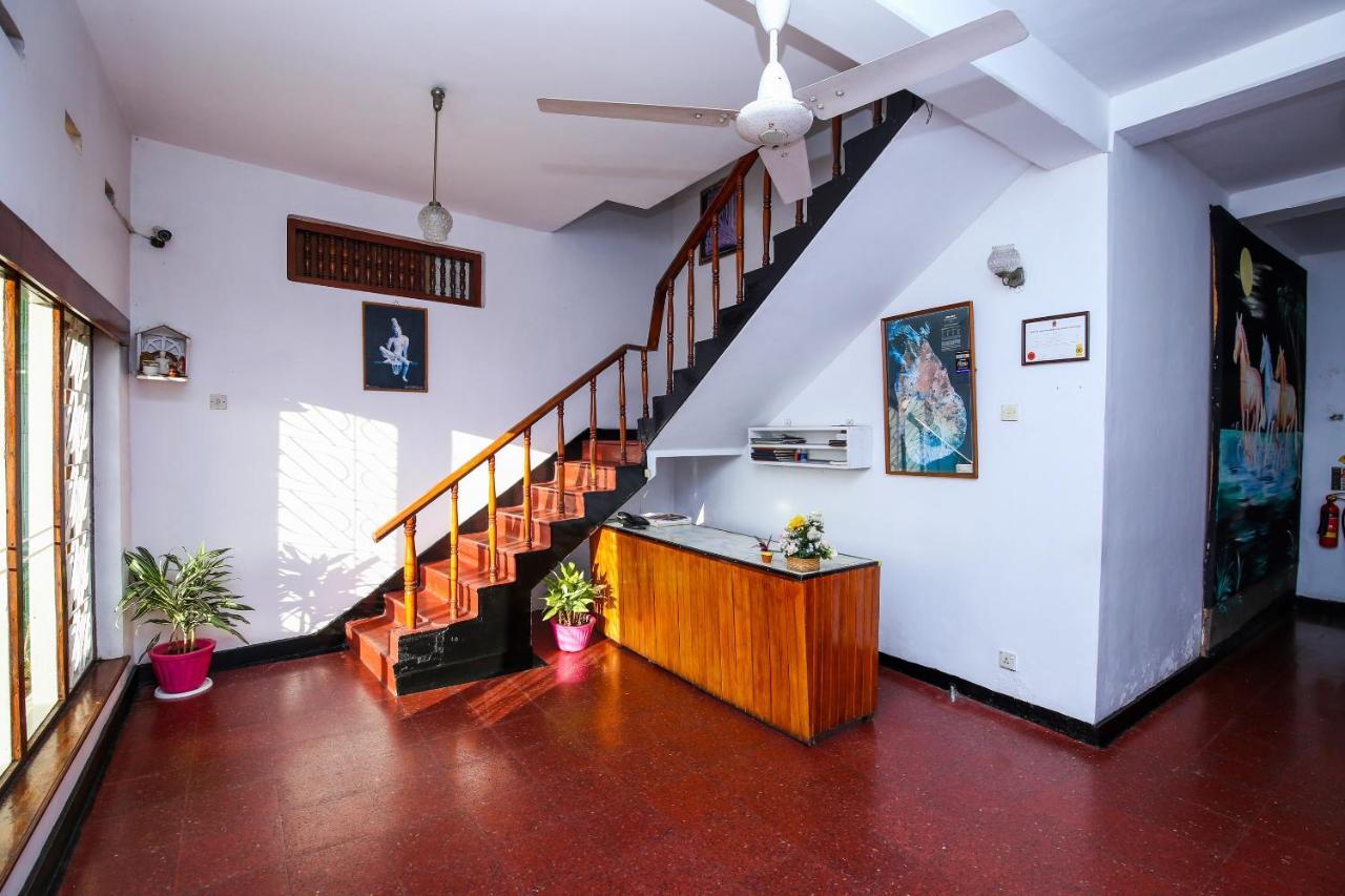 Oyo 436 Sandakelum Tourist Guest House Kandy Dış mekan fotoğraf