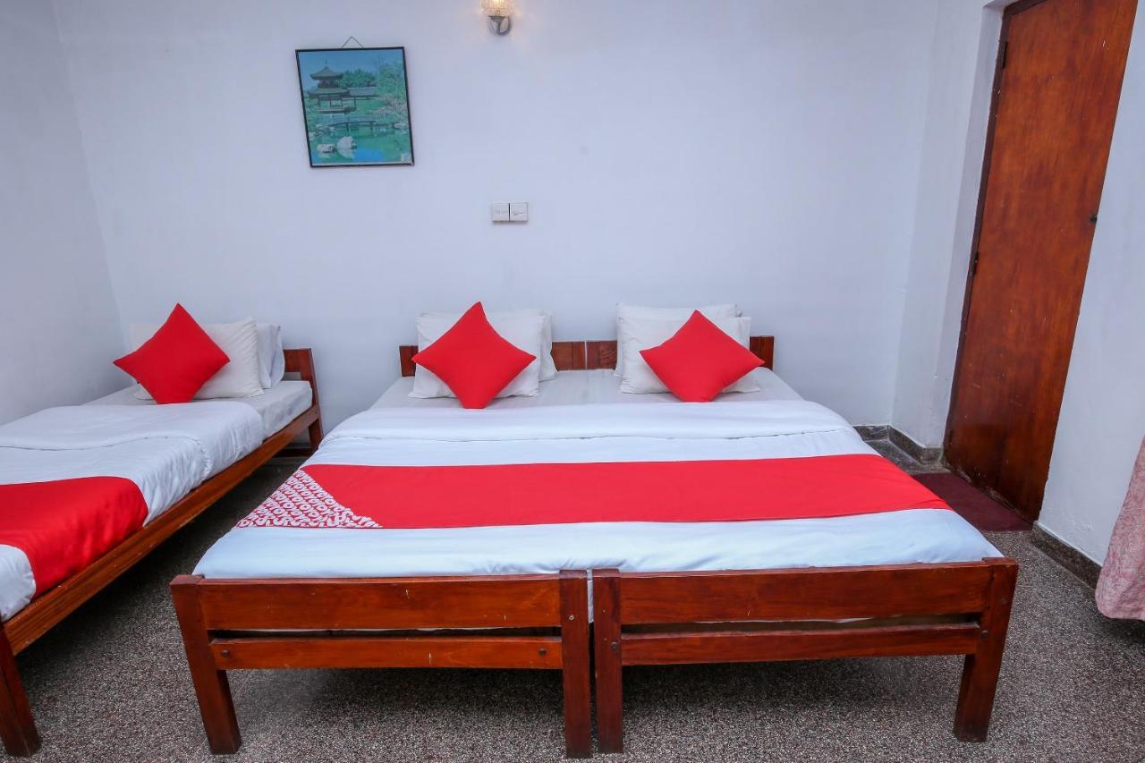 Oyo 436 Sandakelum Tourist Guest House Kandy Dış mekan fotoğraf